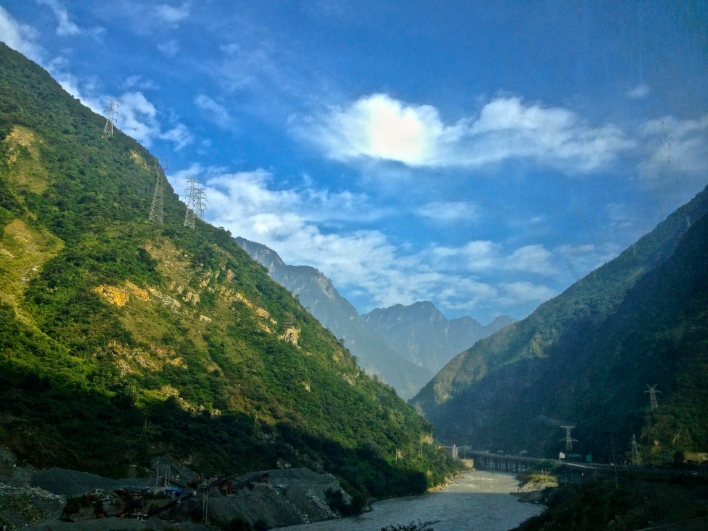drive to jiuzhaigou